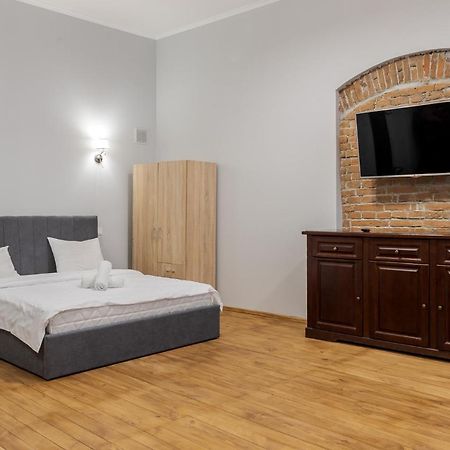 Apartment On Stavropihiiska Street 3 Lviv Exterior foto