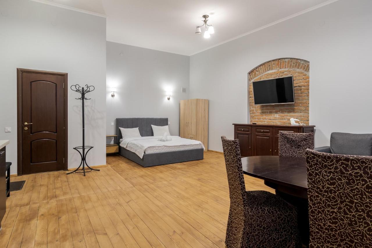Apartment On Stavropihiiska Street 3 Lviv Exterior foto