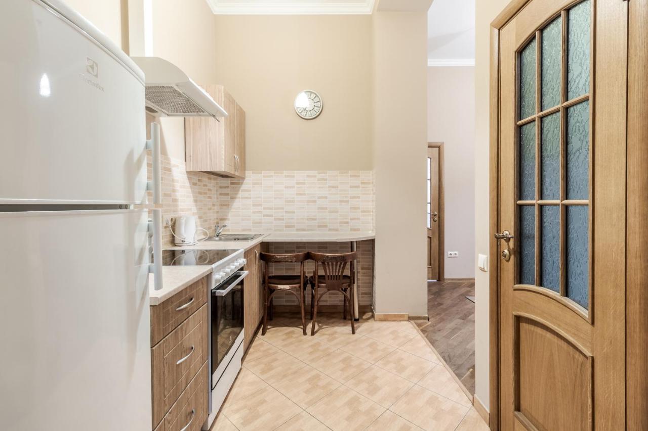 Apartment On Stavropihiiska Street 3 Lviv Exterior foto