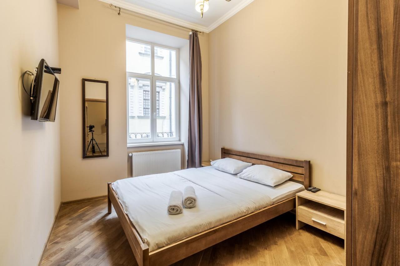 Apartment On Stavropihiiska Street 3 Lviv Exterior foto