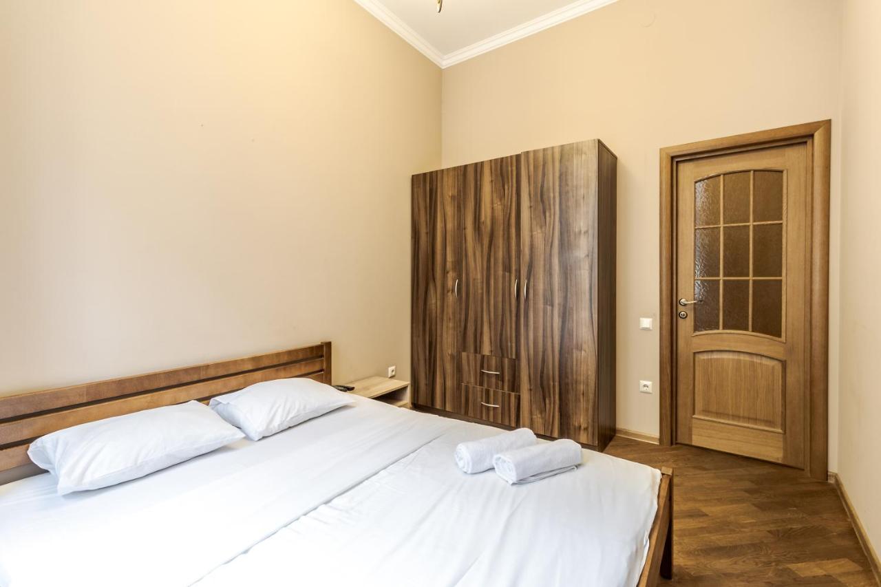 Apartment On Stavropihiiska Street 3 Lviv Exterior foto